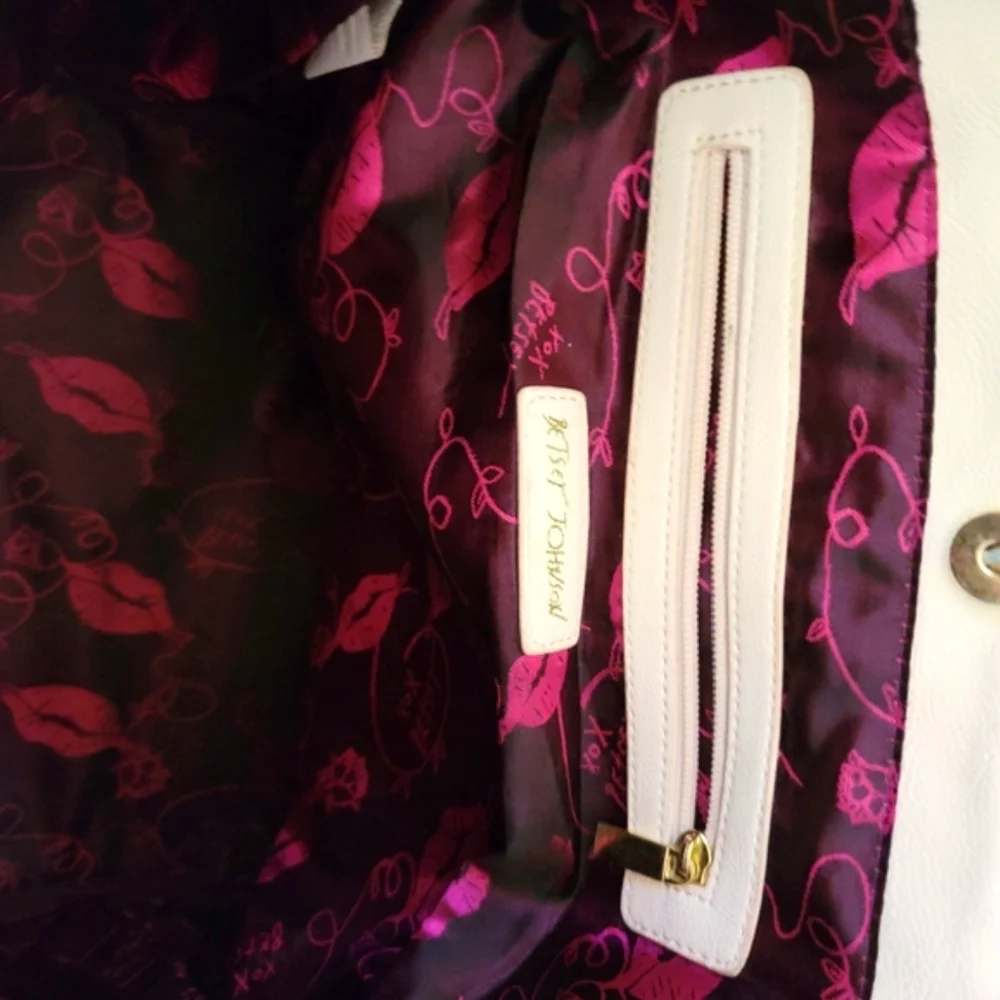 Betsey Johnson floral tote purse/ bag! - Picture 11 of 16